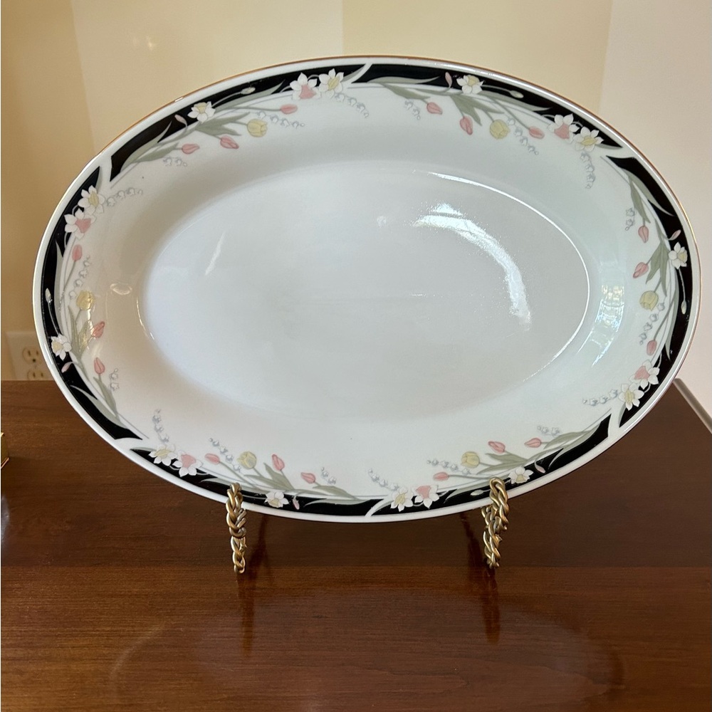 Vintage Crown Ming Large Oval Serving Platter, Daffodils, Jian Shiang China,